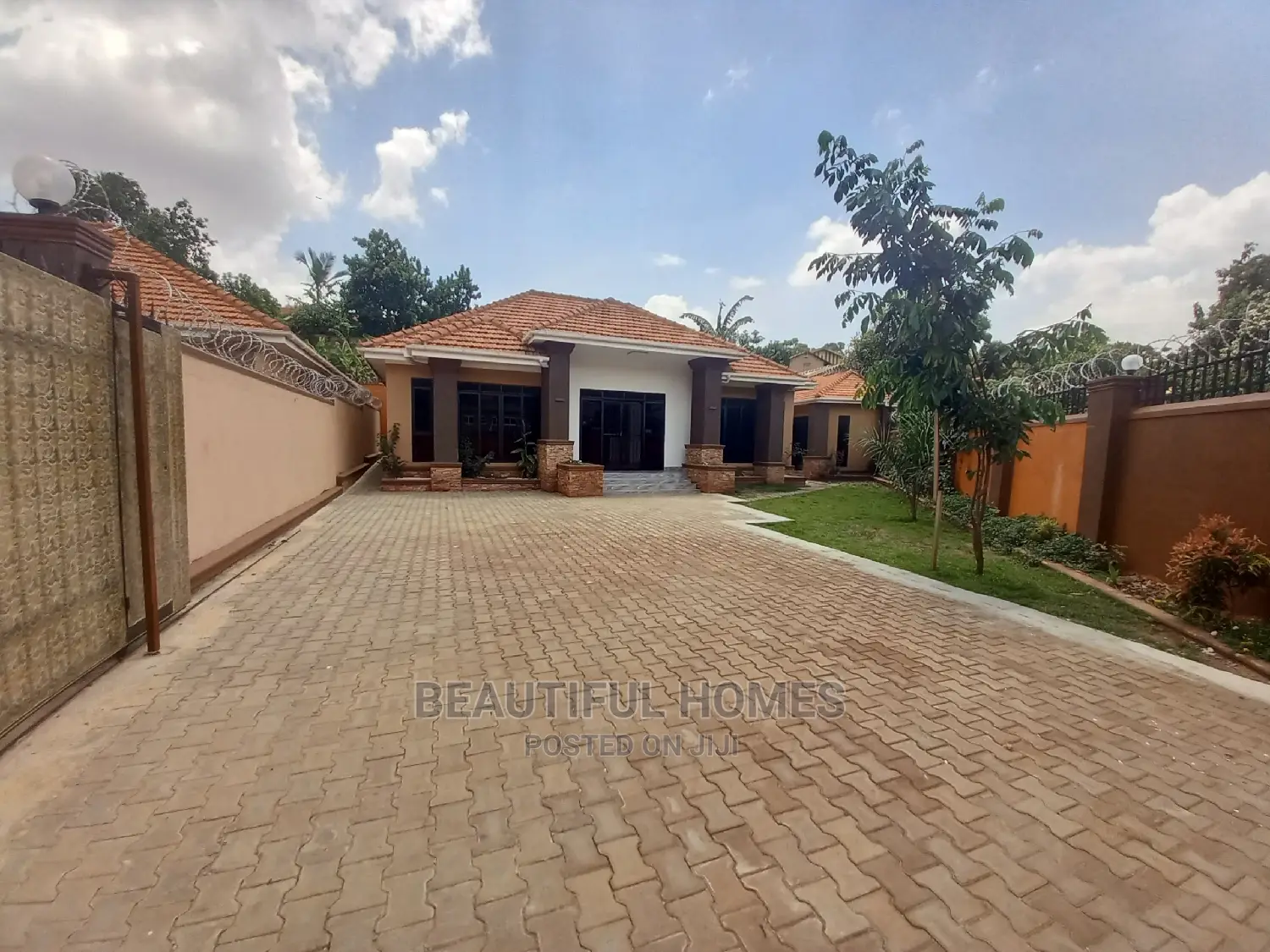 Furnished 4bdrm Bungalow in Kisaasi, Central Division for Sale