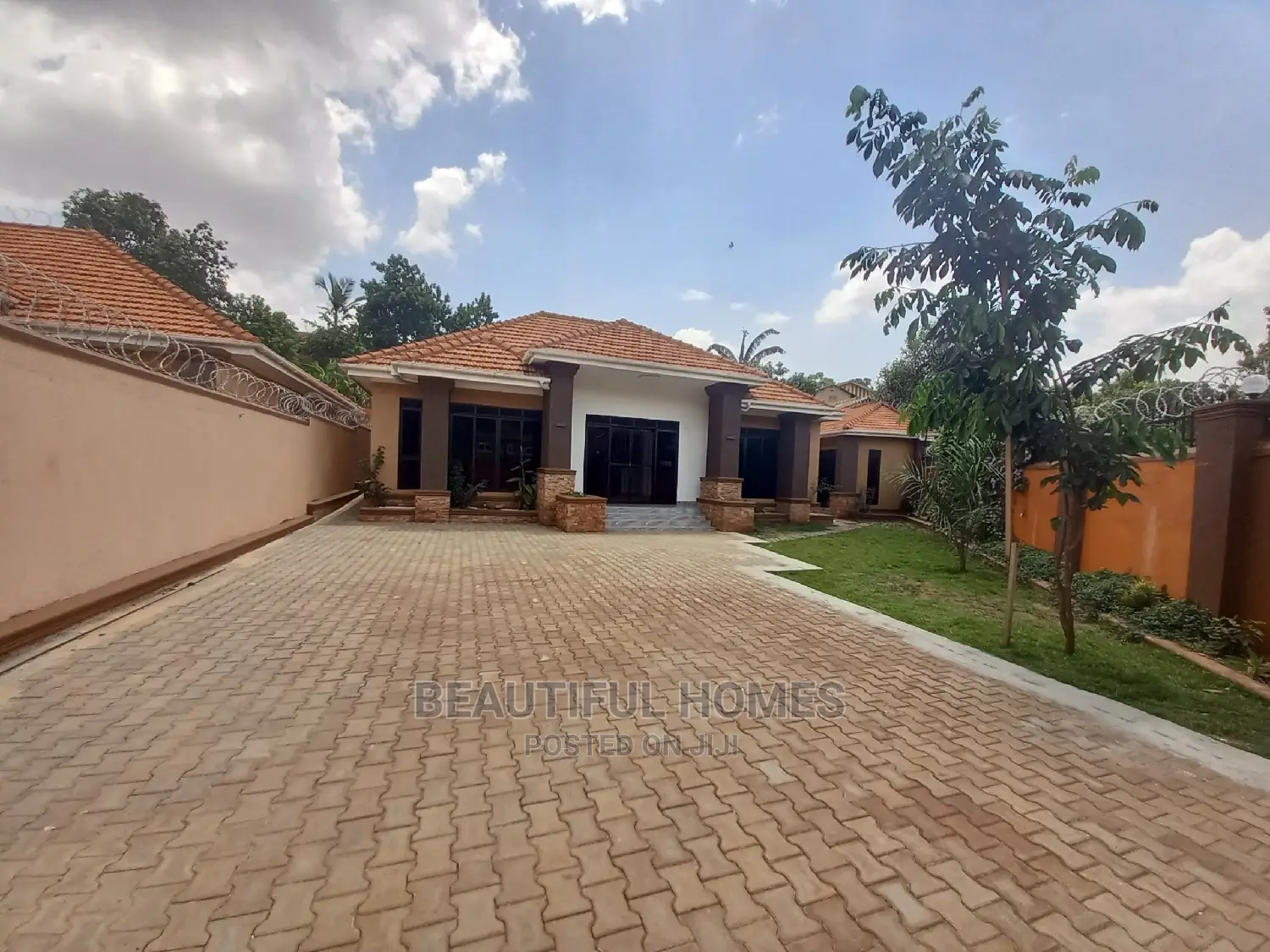 Furnished 4bdrm House in Kisaasi Corporate, Central Division for Sale