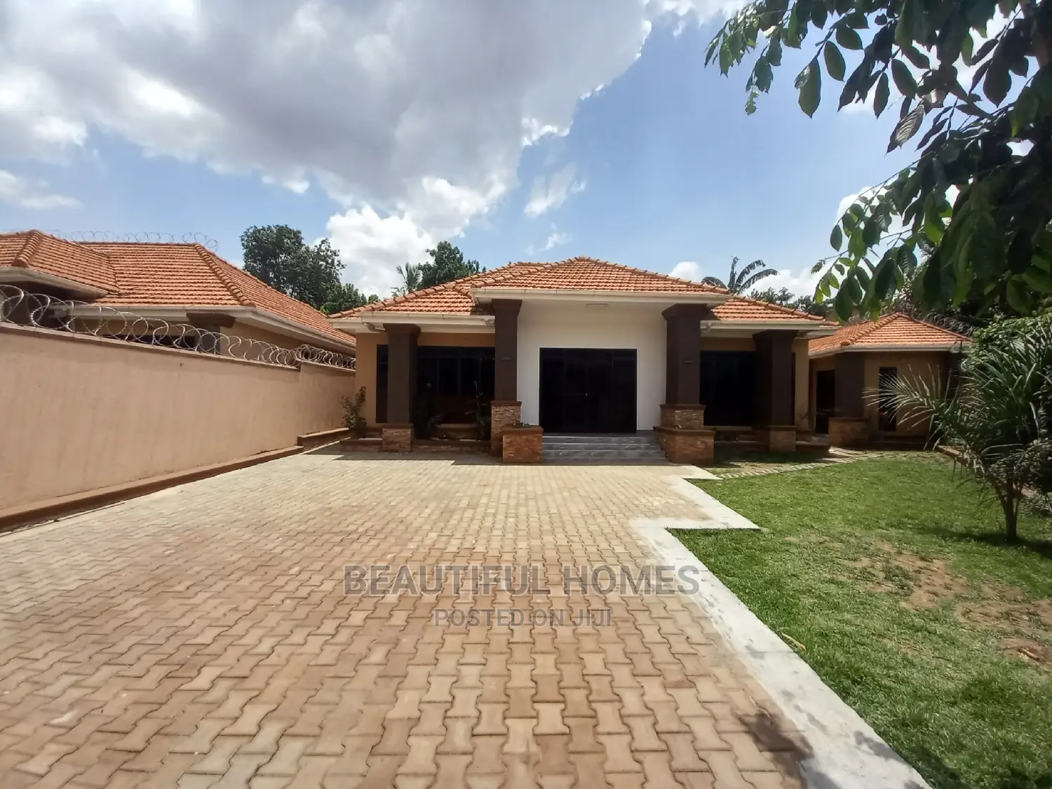 Furnished 4bdrm House in Kisaasi Corporate, Central Division for Sale
