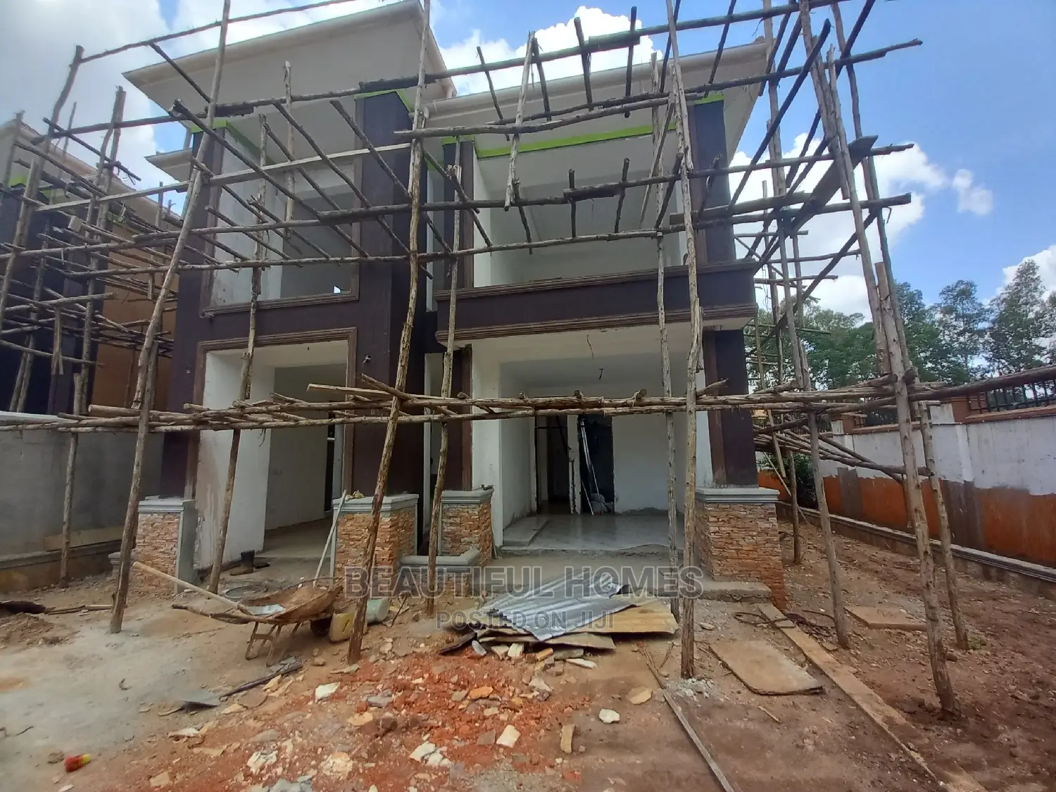 Furnished 5bdrm House in Kisaasi, Central Division for Sale