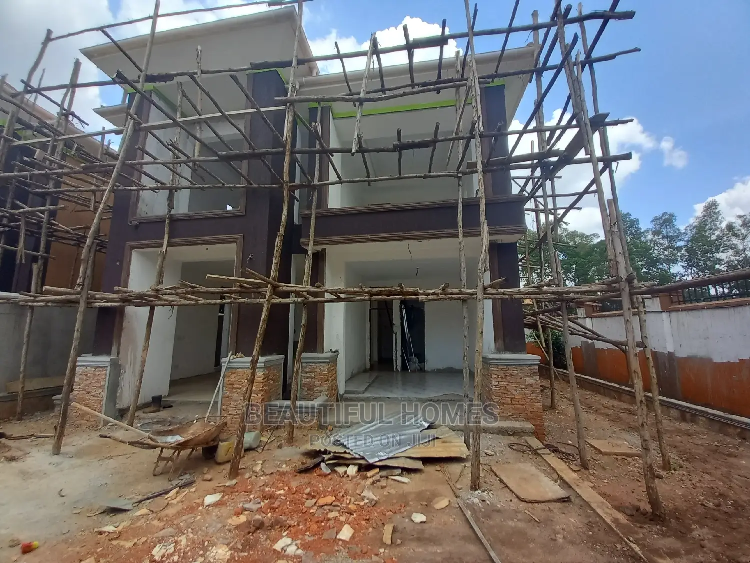 Furnished 5bdrm House in Kisaasi, Central Division for Sale