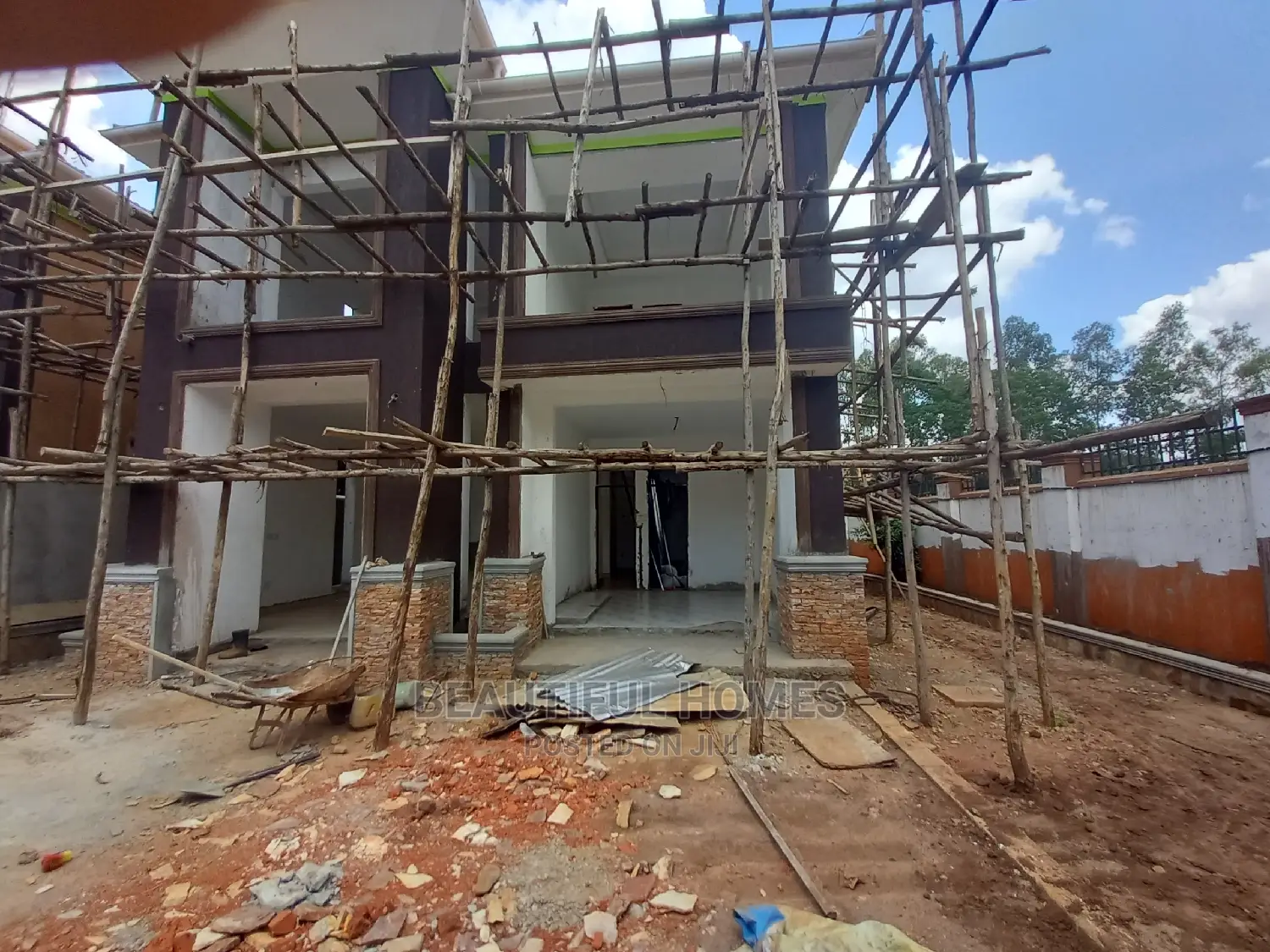 Furnished 5bdrm Maisonette in Kisaasi, Central Division for Sale