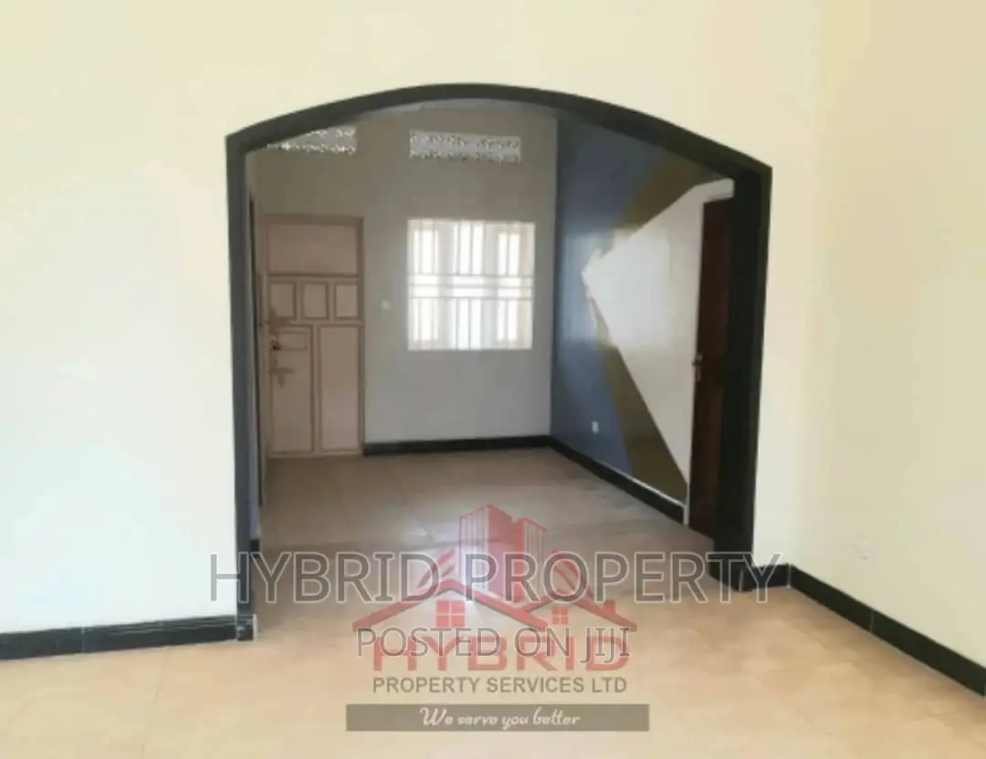 3bdrm House in Nansana Along for Sale