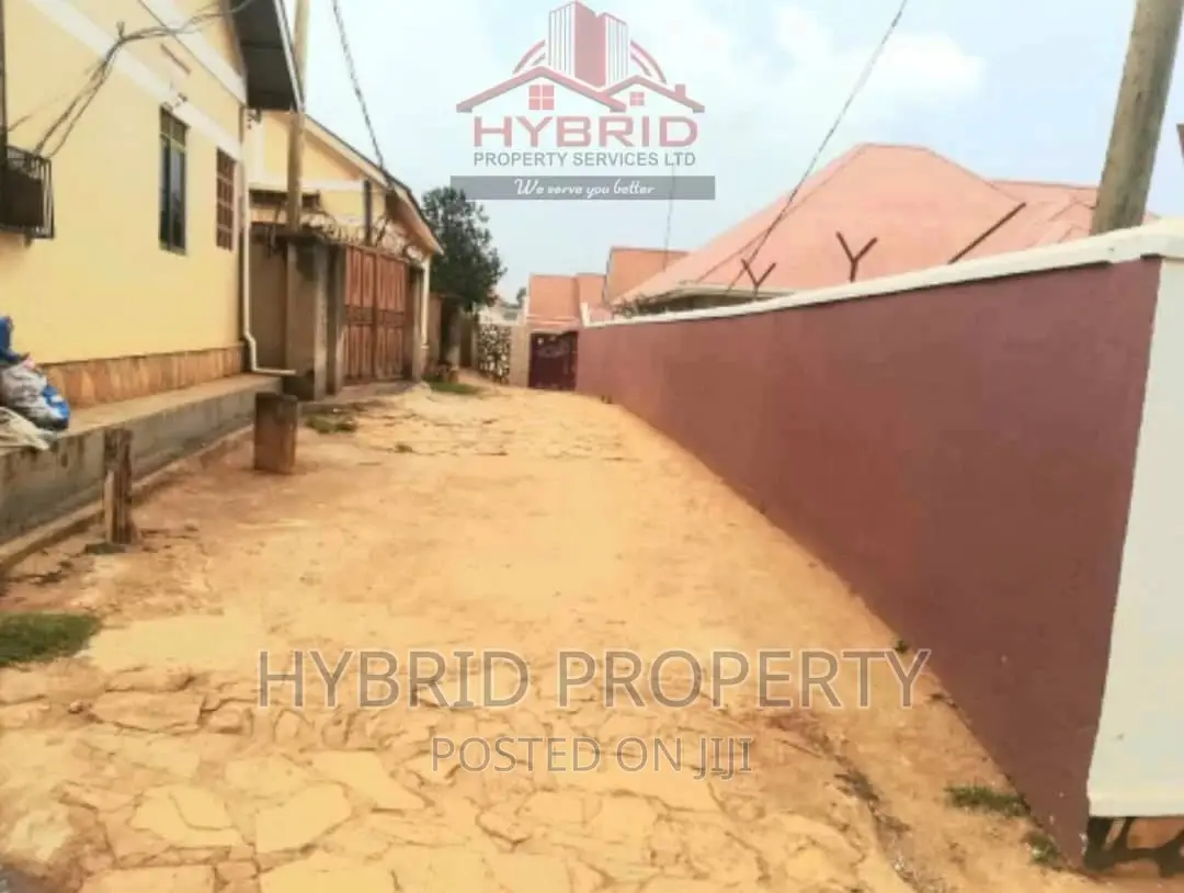 3bdrm House in Nansana Along for Sale