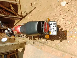 Bajaj Boxer 2021 Red
