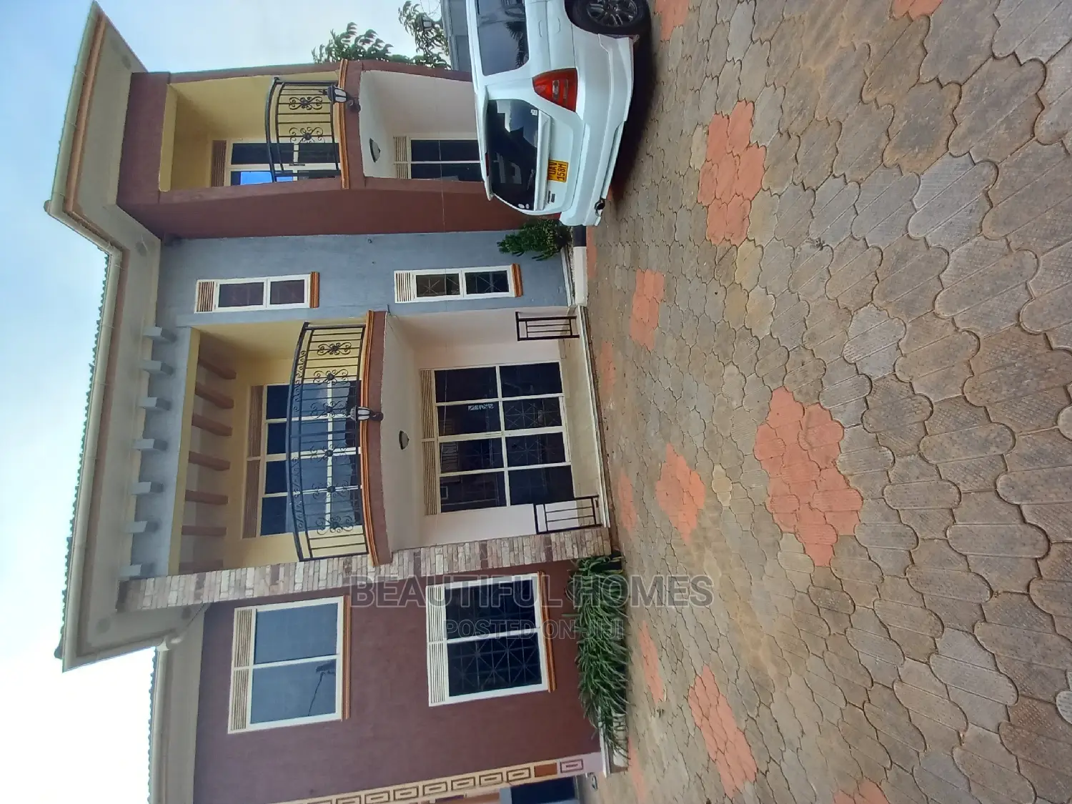 Furnished 5bdrm Maisonette in Kira for Sale
