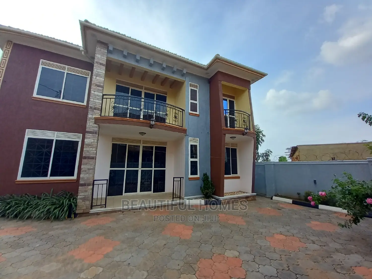 Furnished 5bdrm House in Kira Posh for Sale