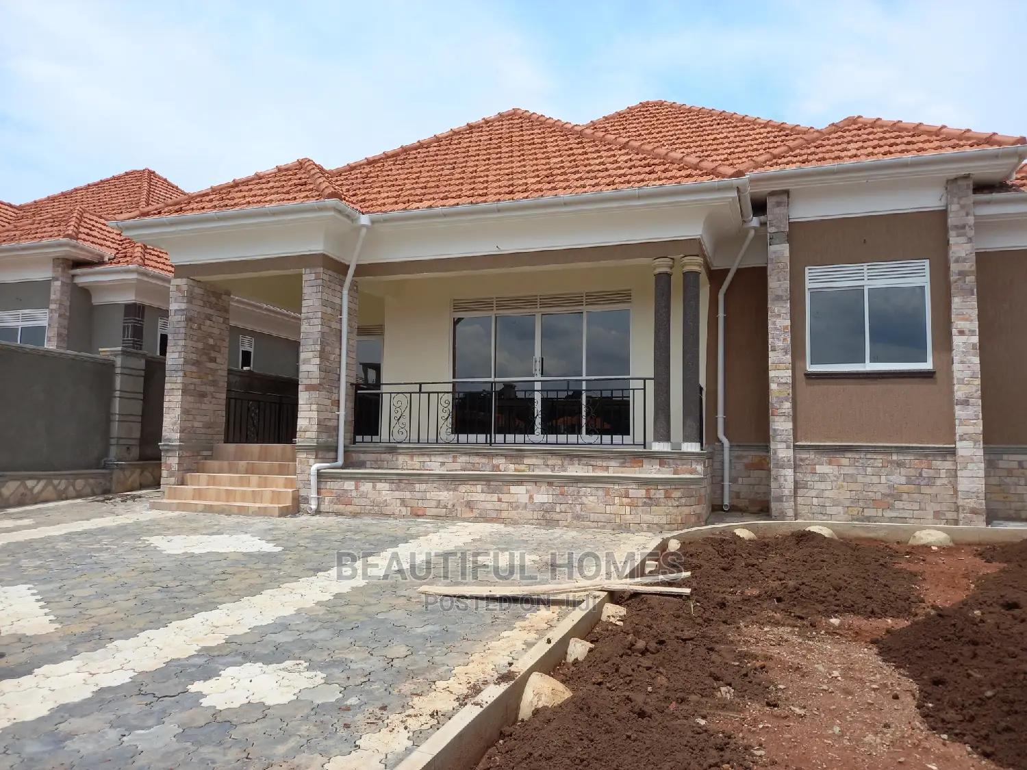 Furnished 4bdrm House in Kira for Sale