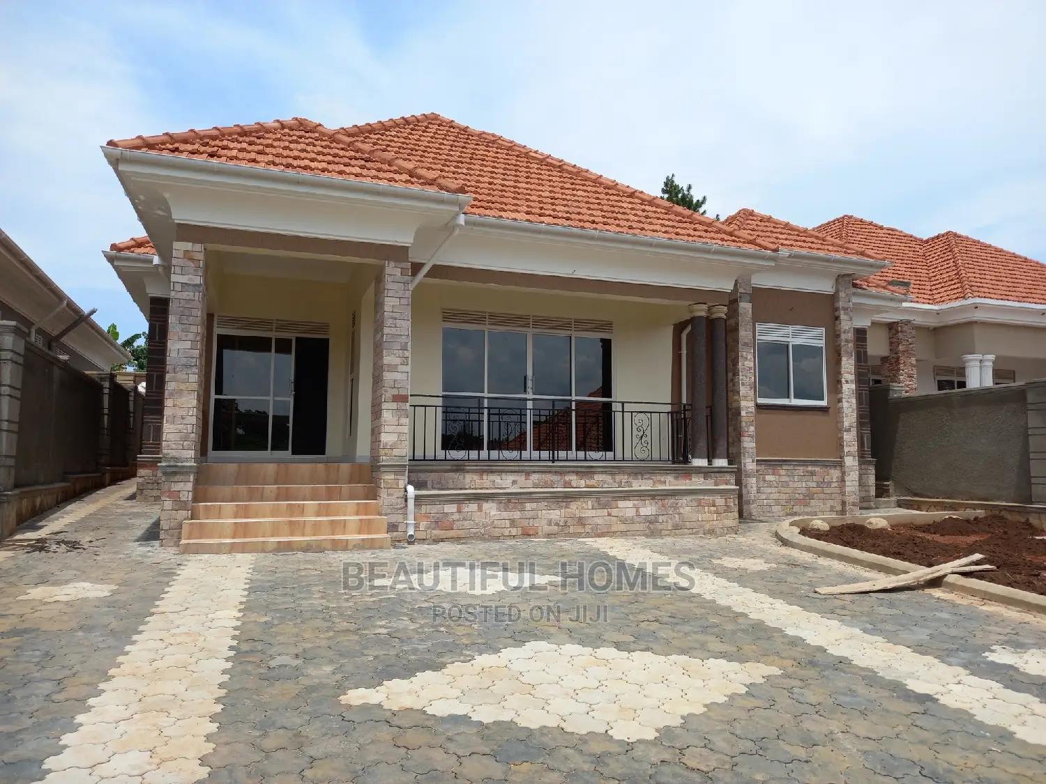 Furnished 4bdrm House in Kira for Sale