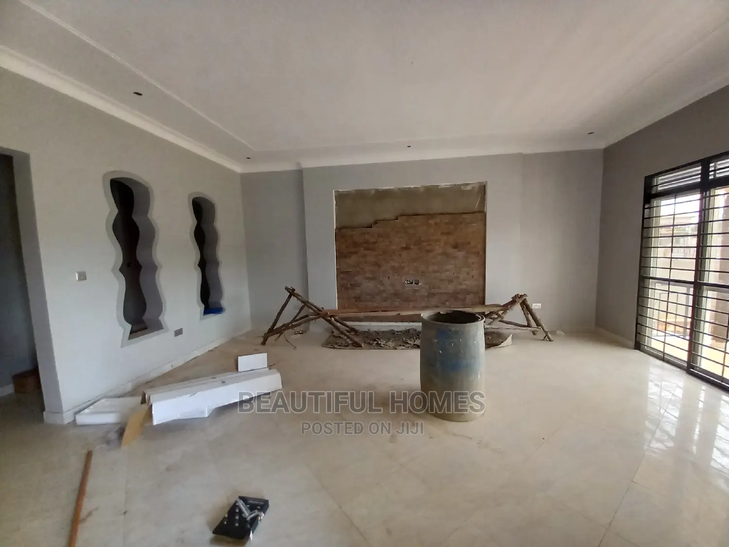 Furnished 4bdrm House in Kira for Sale