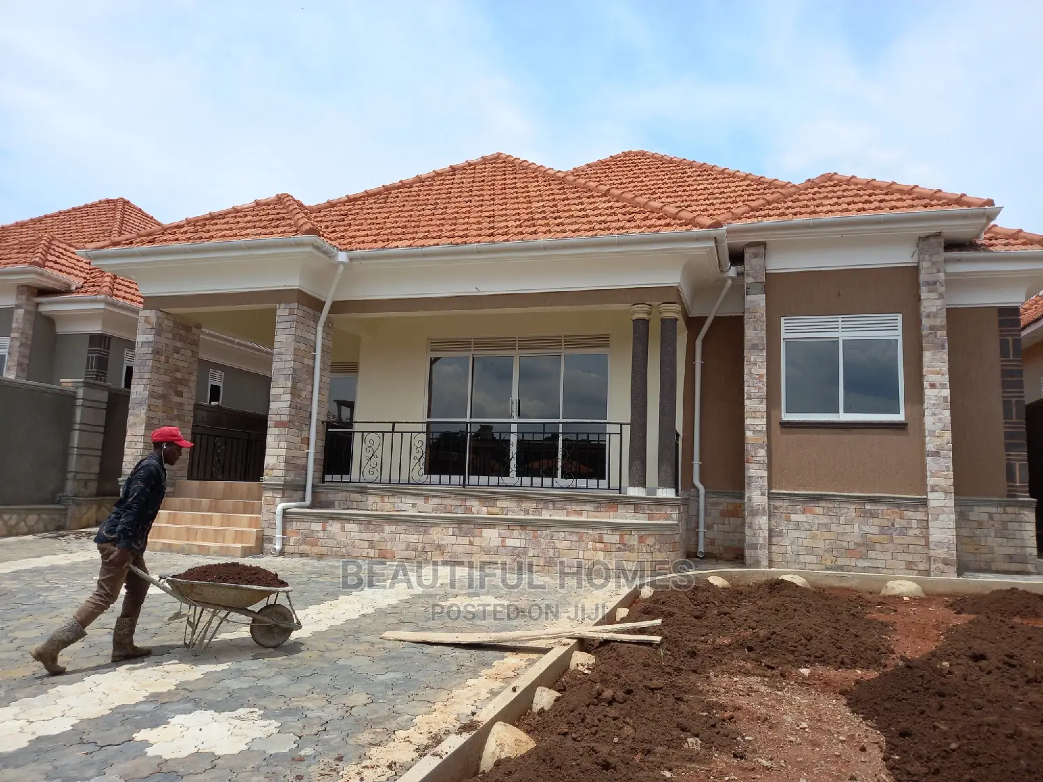 Furnished 4bdrm Bungalow in Kira for Sale