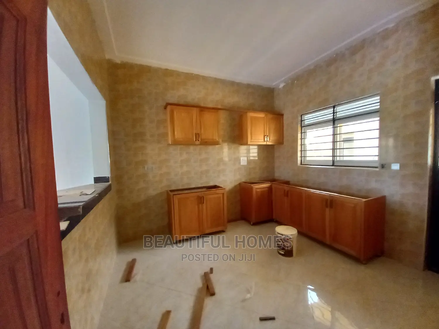 Furnished 4bdrm Bungalow in Kira for Sale