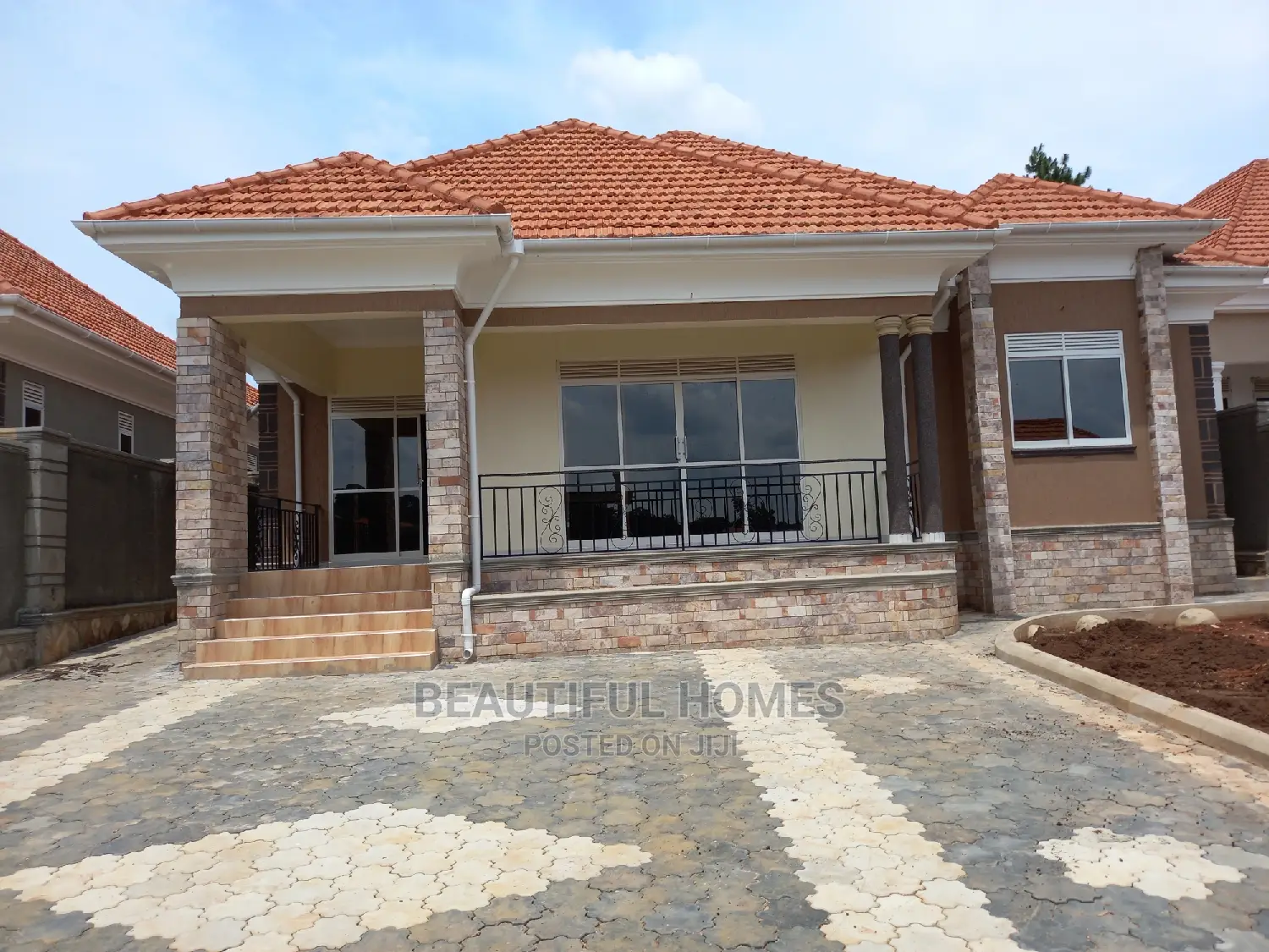 Furnished 4bdrm House in Kira Corporates for Sale
