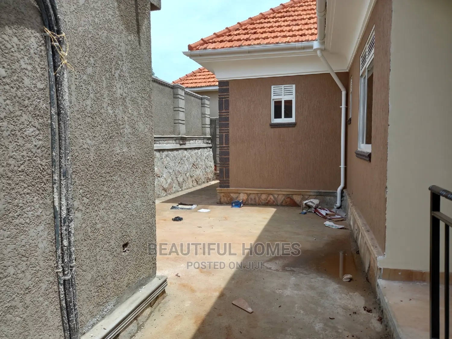 Furnished 4bdrm House in Kira Corporates for Sale