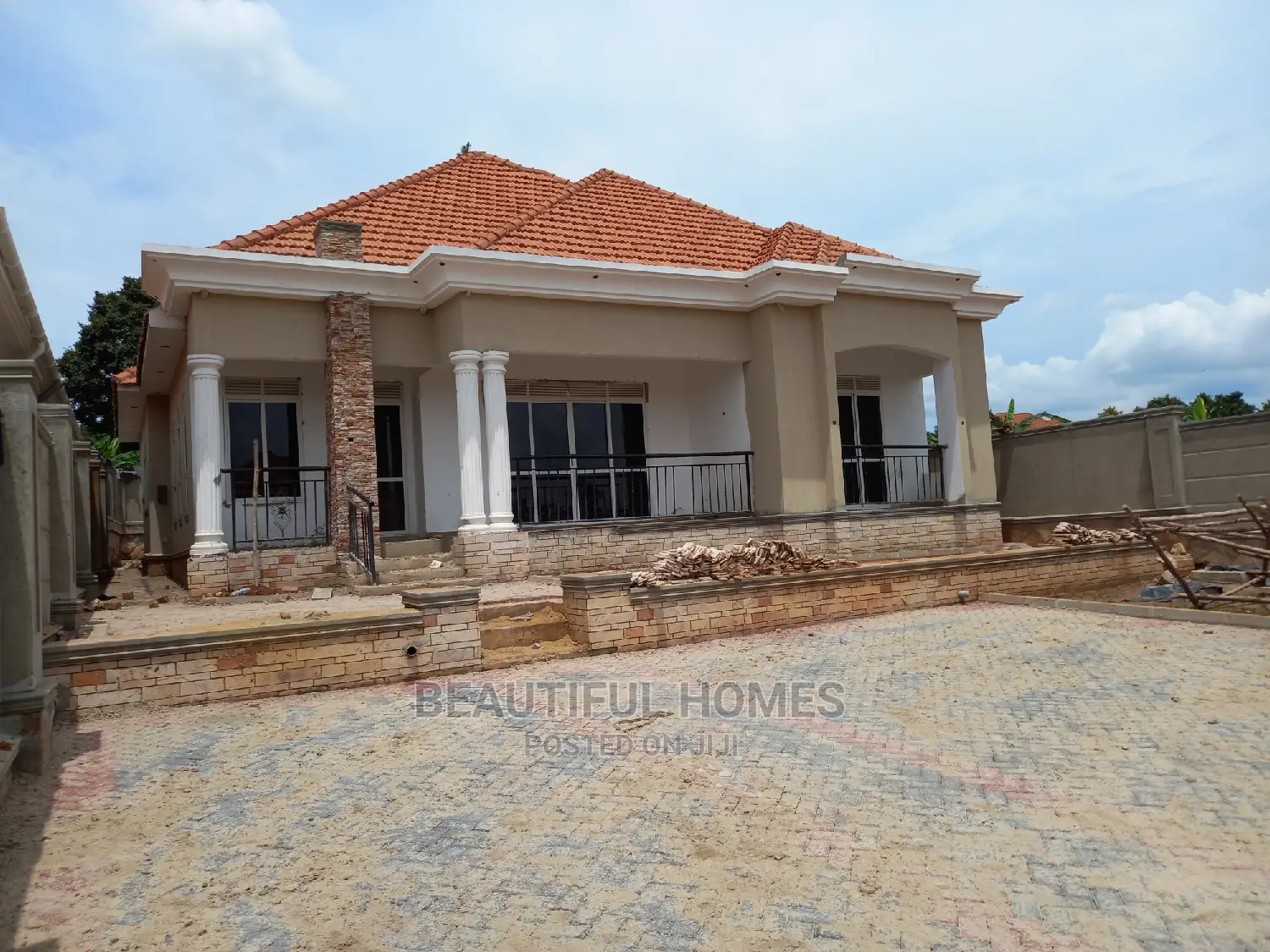 Furnished 4bdrm Bungalow in Kira Well Planned for Sale