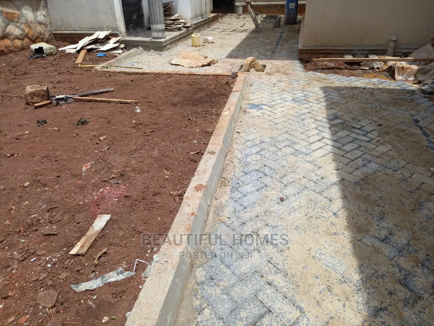 Furnished 4bdrm House in Kira for Sale