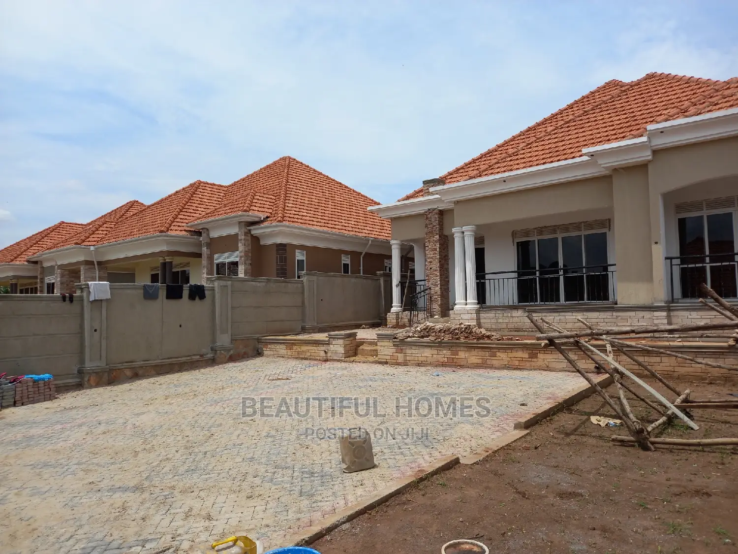 Furnished 4bdrm House in Kira for Sale