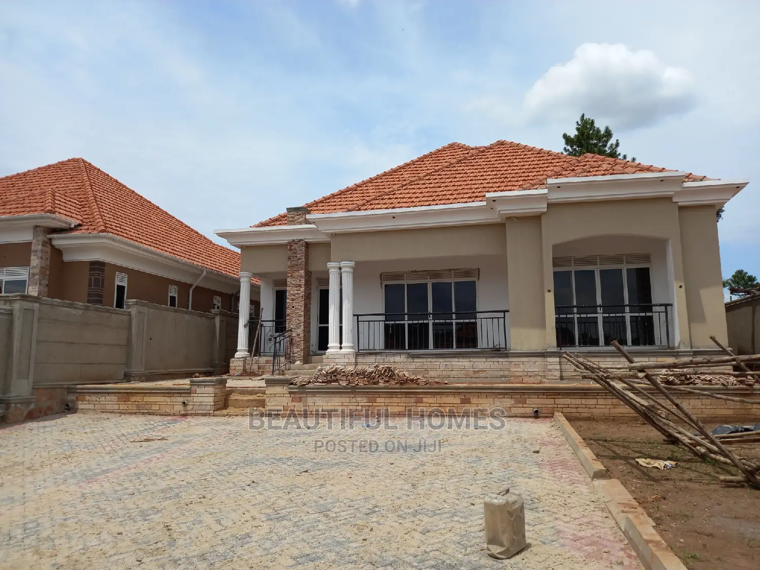 Furnished 4bdrm House in Kira for Sale