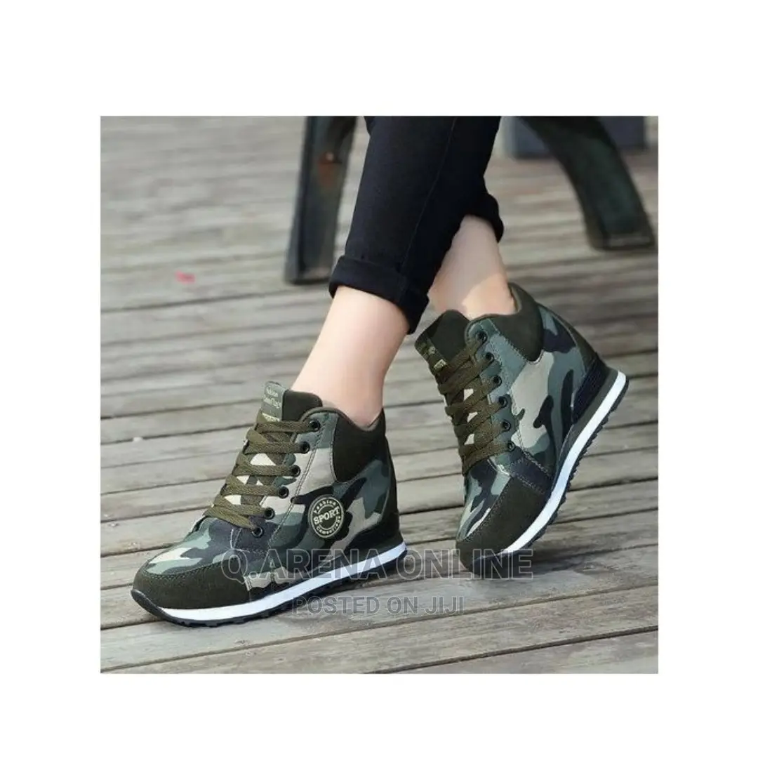 Fashionable Camouflage Ladies High Top Sneakers