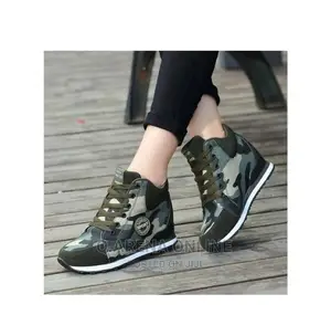 Fashionable Camouflage Ladies High Top Sneakers