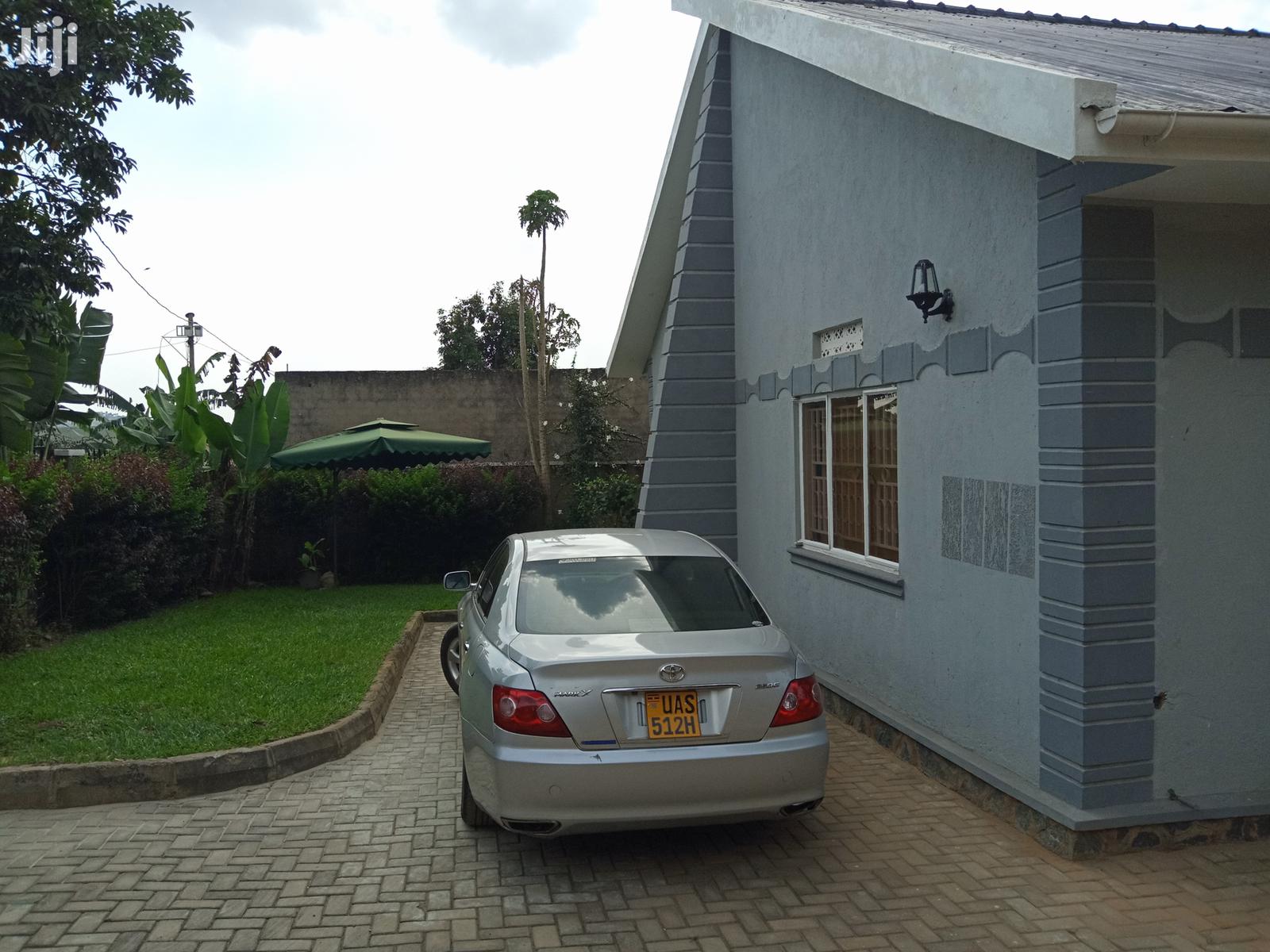 Kirinya, Tarmacked Neighbourhood Posh Spacious House