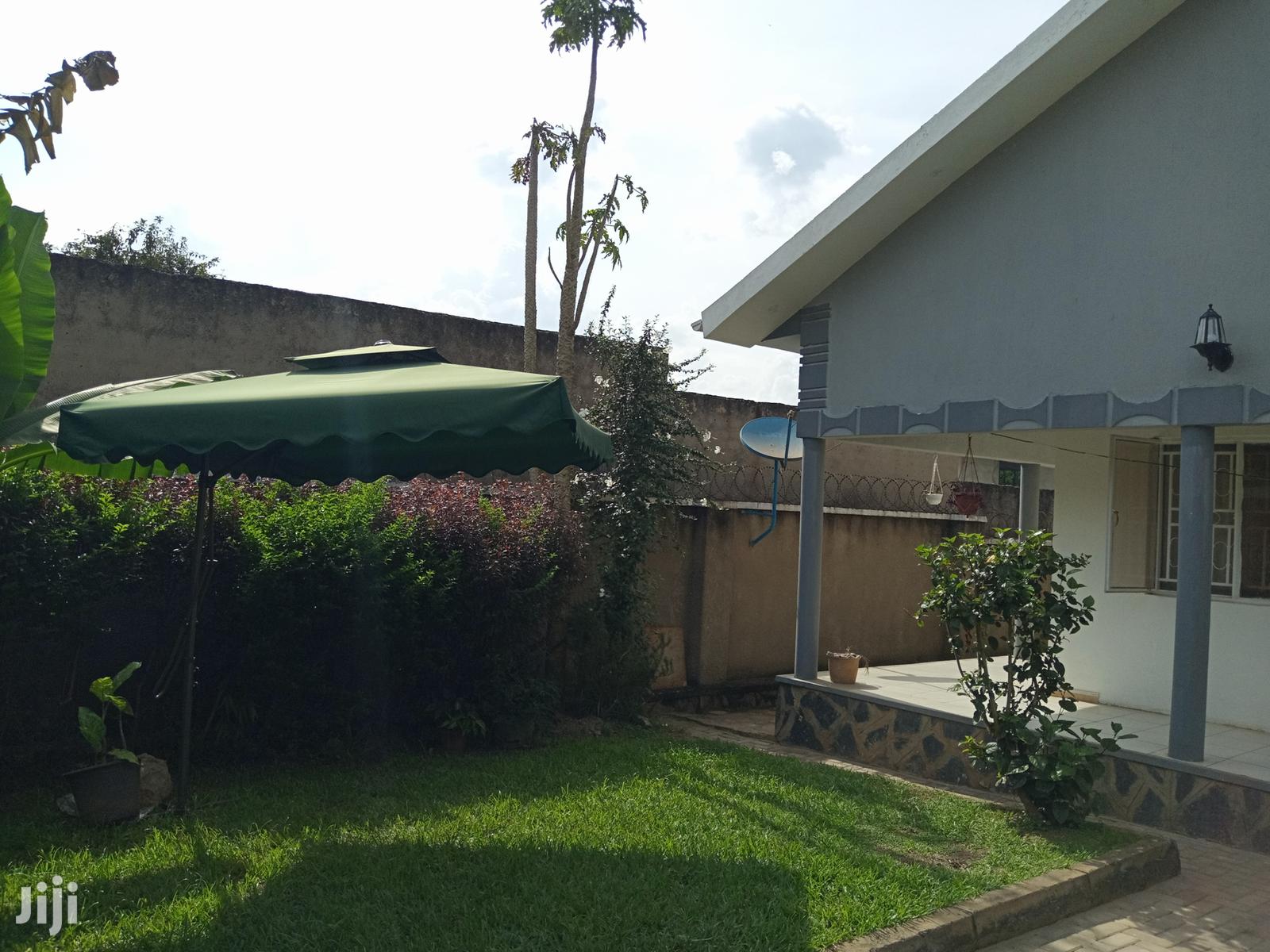 Kirinya, Tarmacked Neighbourhood Posh Spacious House