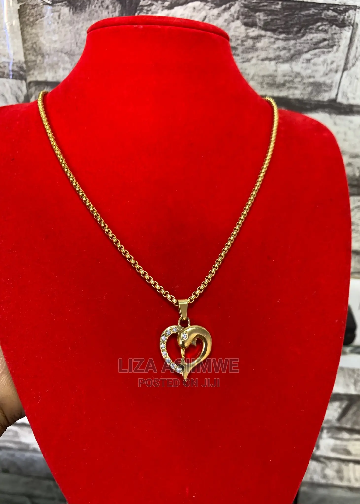 Necklaces Available for Both Men and Women