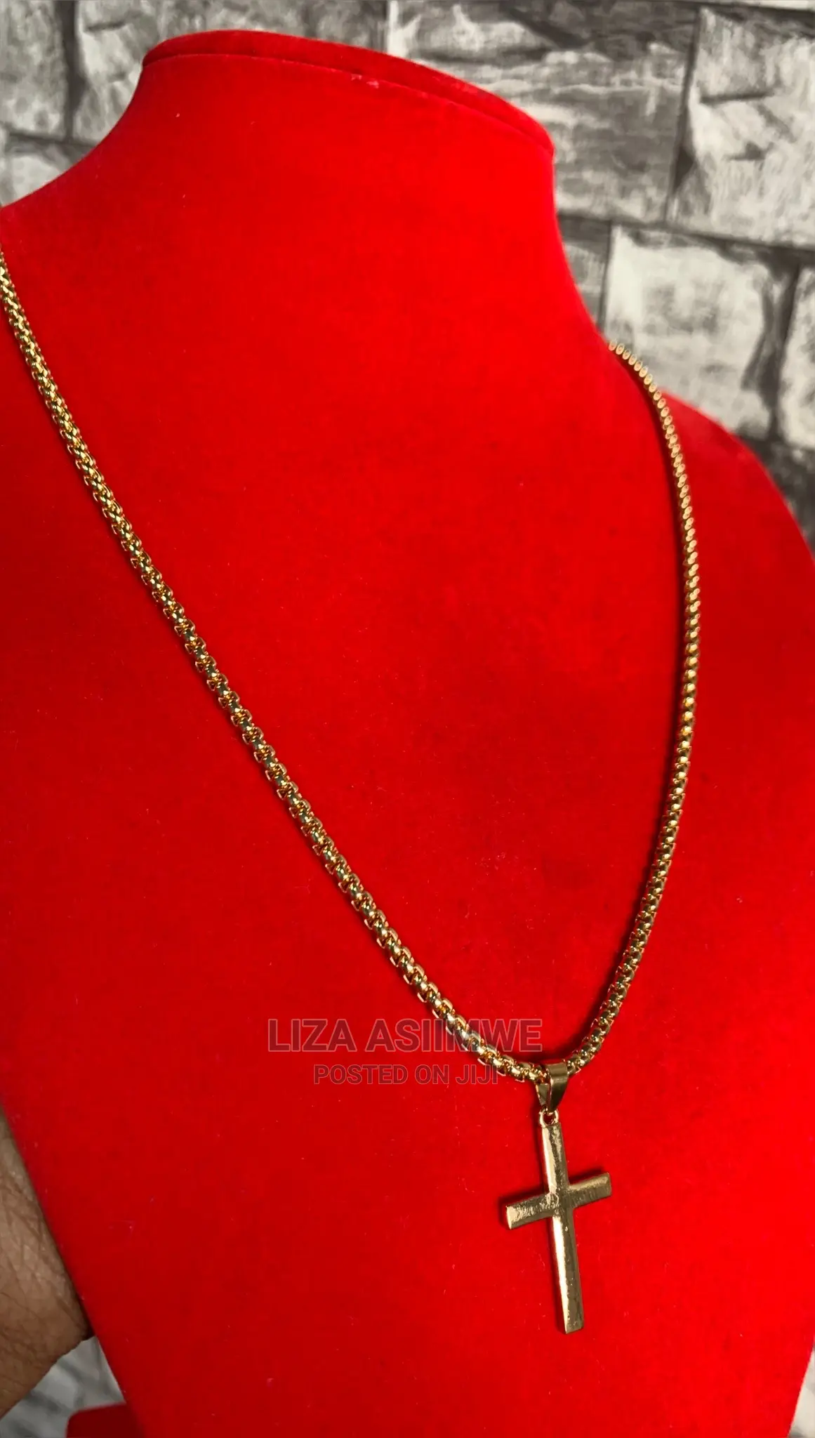Men’S Simple Necklaces Available With a Cross Pendant