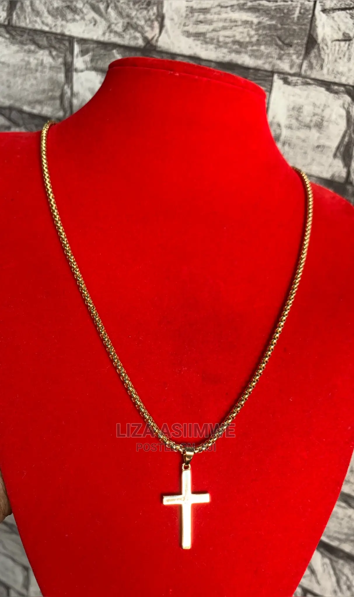 Men’S Simple Necklaces Available With a Cross Pendant