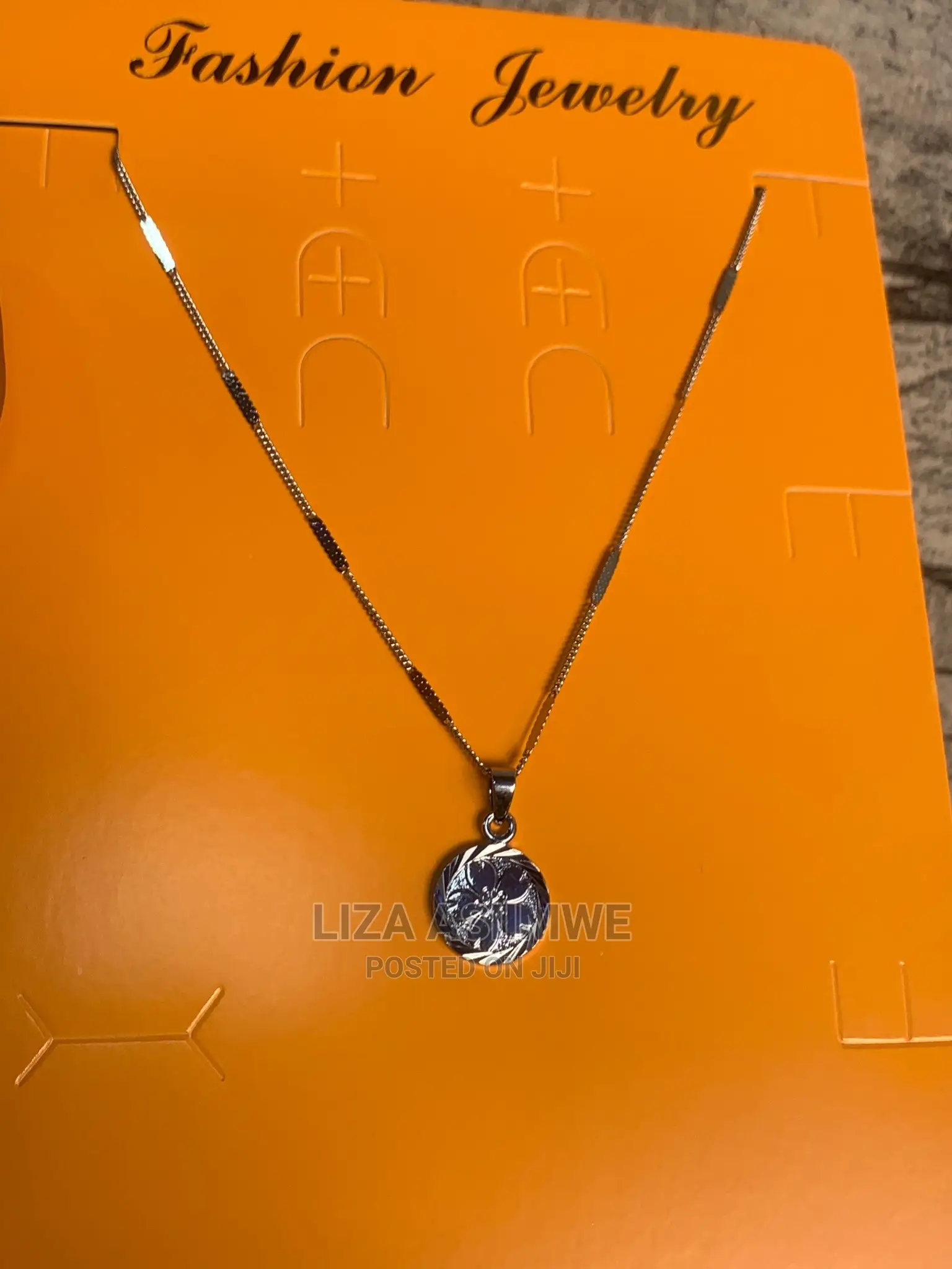 Simple Lady’S Necklaces Available