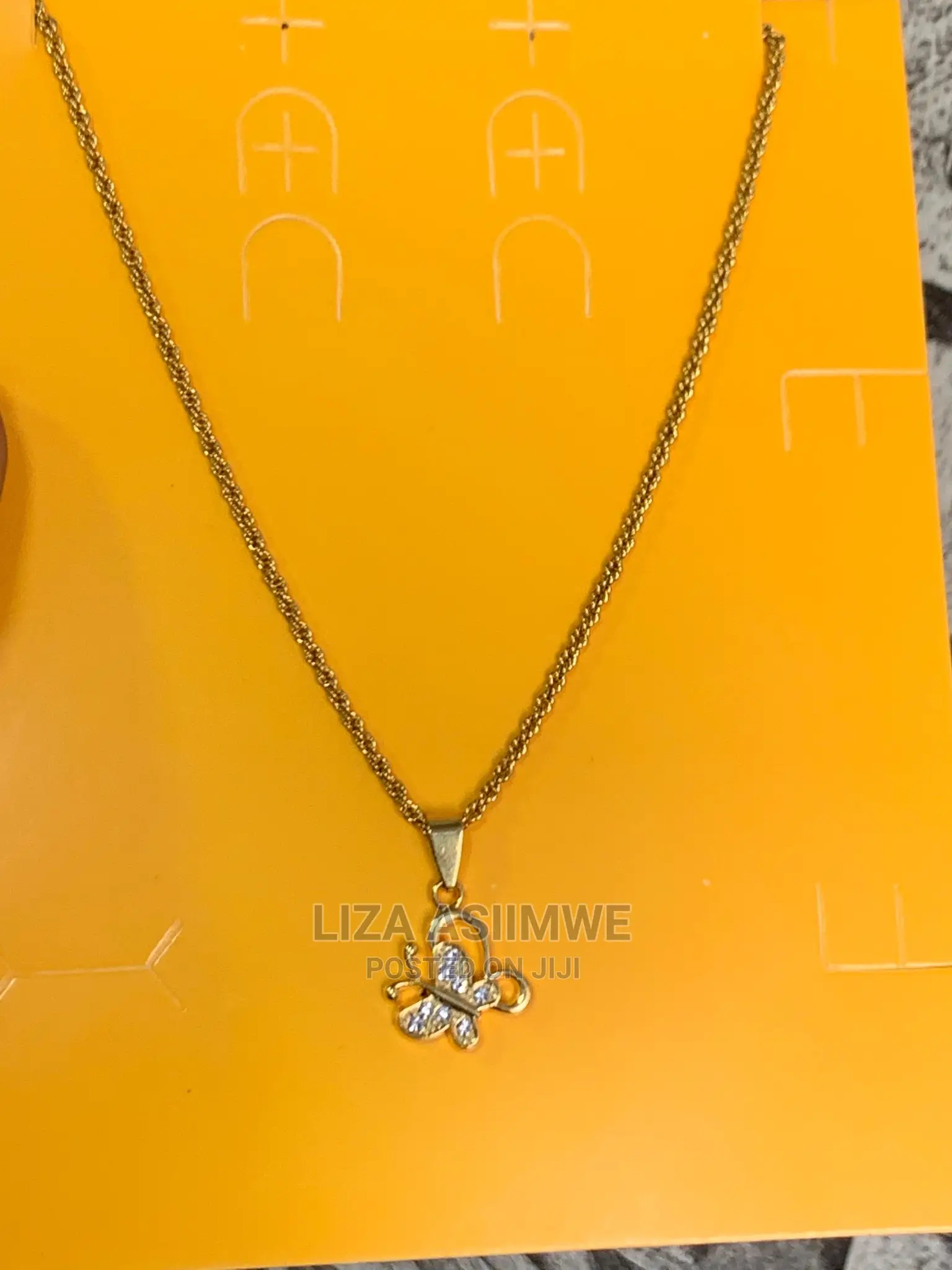 Simple Necklaces Available for the Ladies
