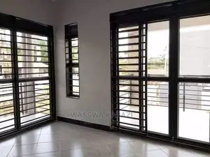 6bdrm Block of Flats in Makindye for Sale