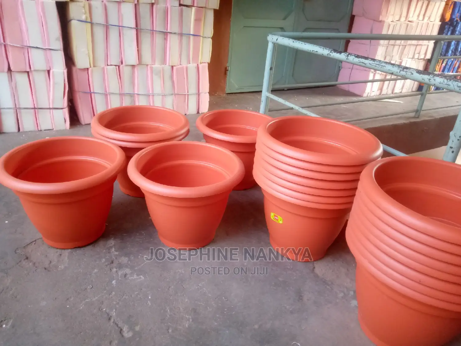 Cello Flowerpot, 30 Litre Brown Colour