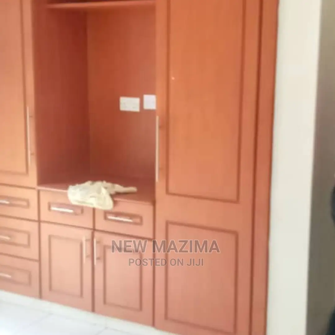 5bdrm House in Muyenga, Division a for Sale