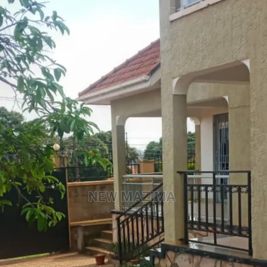 5bdrm House in Muyenga, Division a for Sale