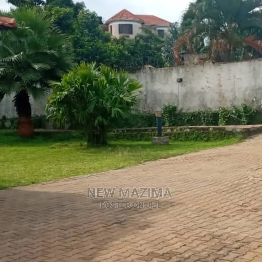 5bdrm House in Muyenga, Division a for Sale