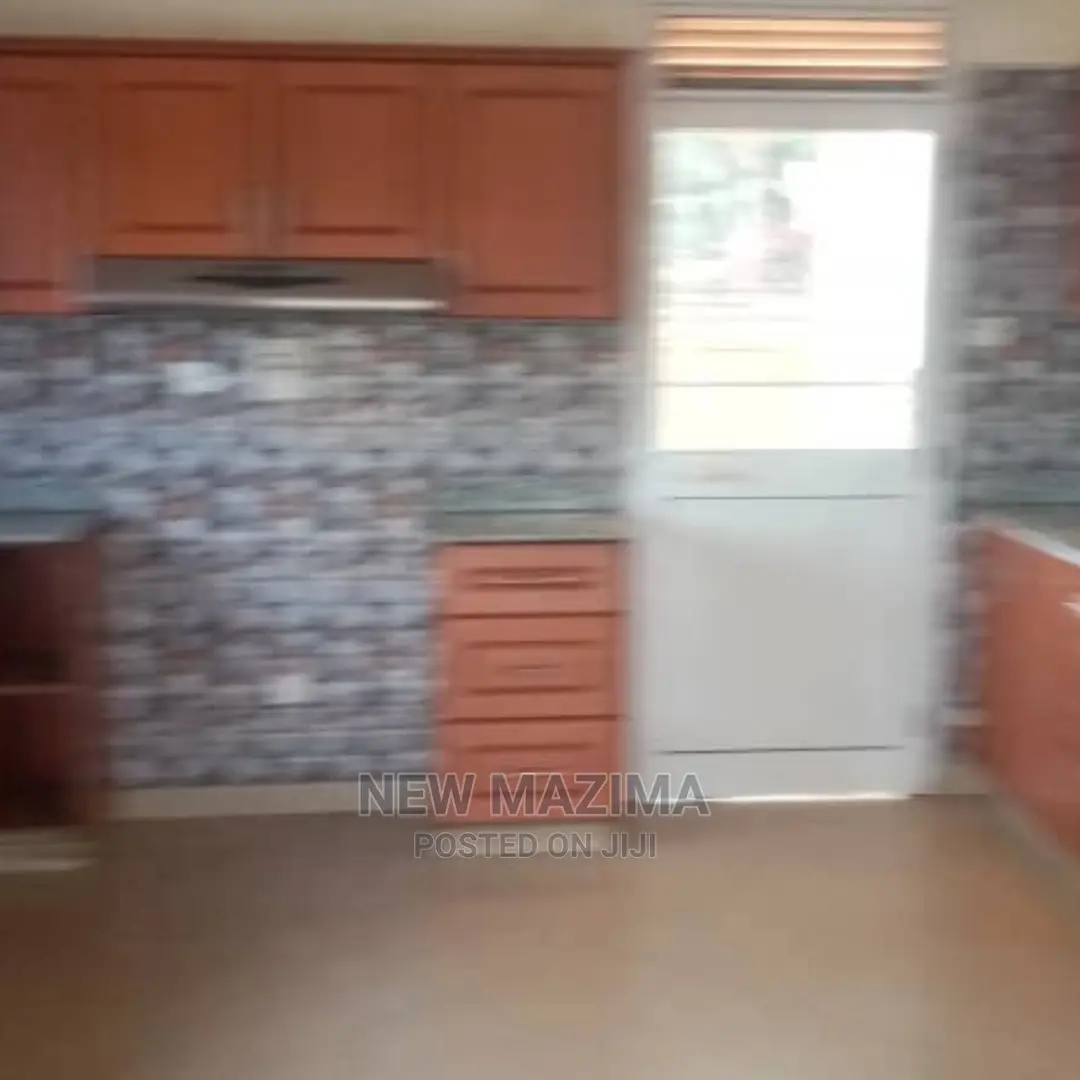 5bdrm House in Muyenga Heights, Division a for Sale