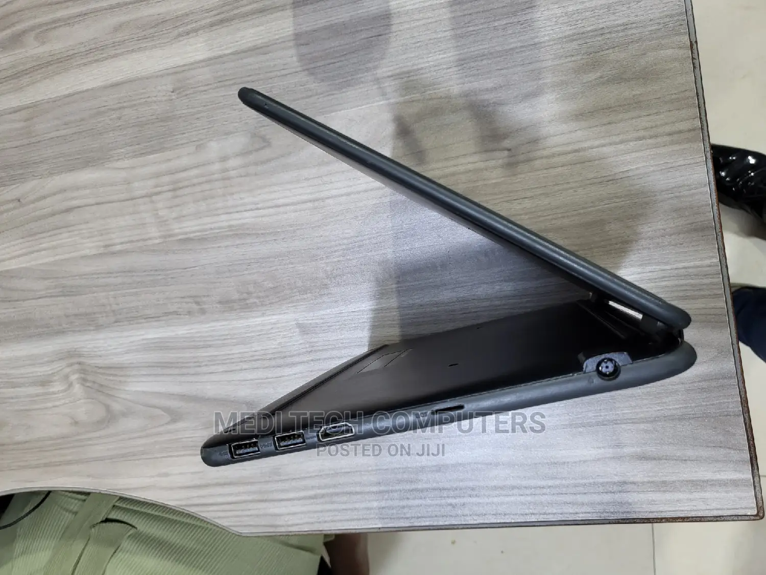 Laptop Dell Latitude 3189 4GB Intel Celeron SSD 128GB