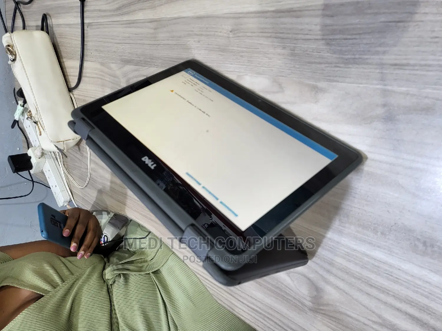 Laptop Dell Latitude 3189 4GB Intel Celeron SSD 128GB