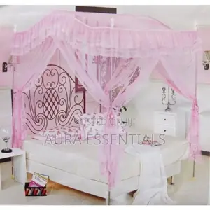 Curve Nets in Different Sizes and Colors