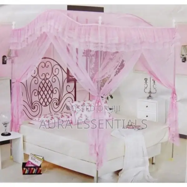 Curve Nets in Different Sizes and Colors