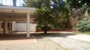 5bdrm Duplex in Kololo Property, Central Division for Rent