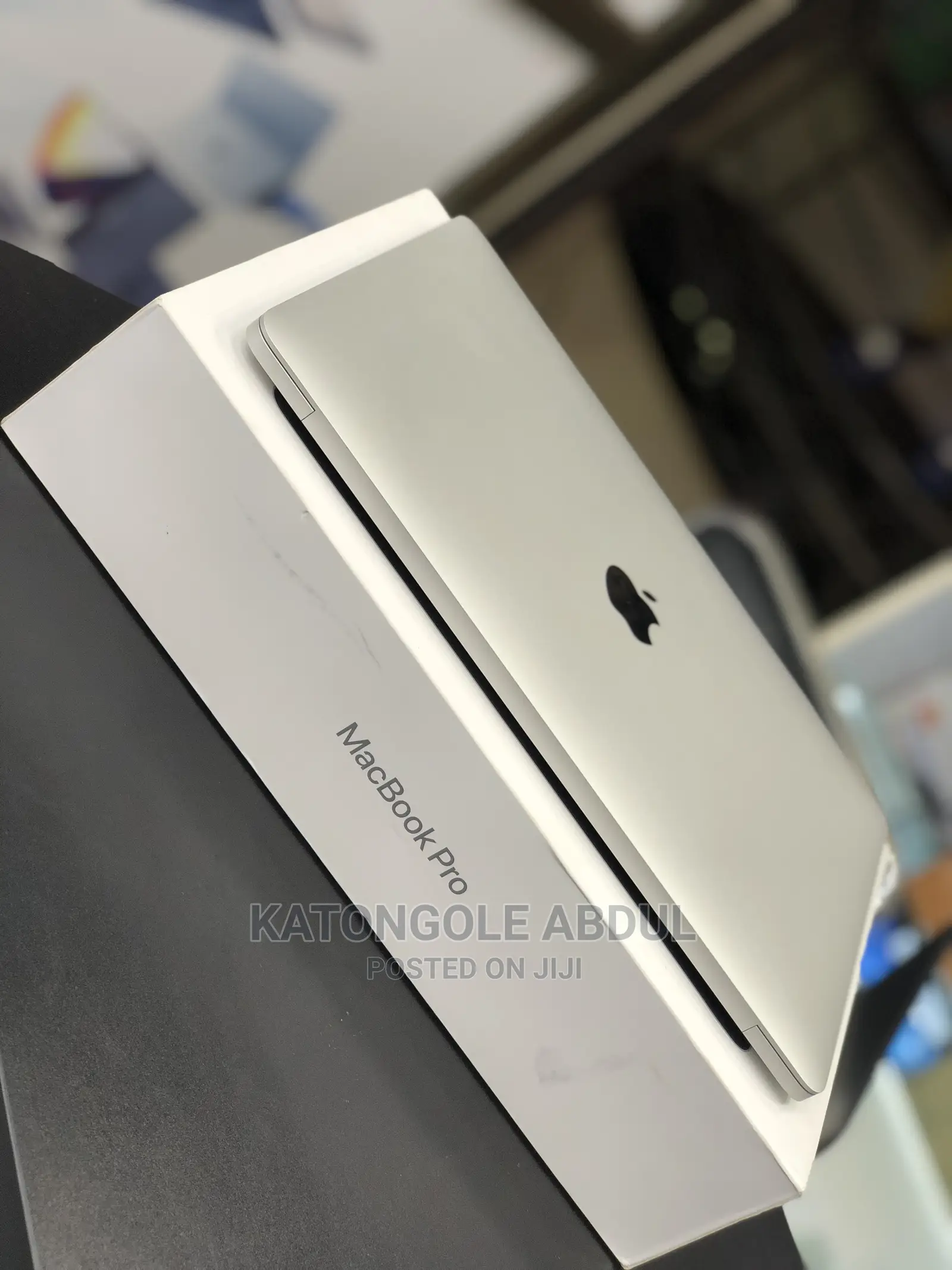 New Laptop Apple MacBook Pro 2020 M1 8GB Apple M1 SSD 512GB