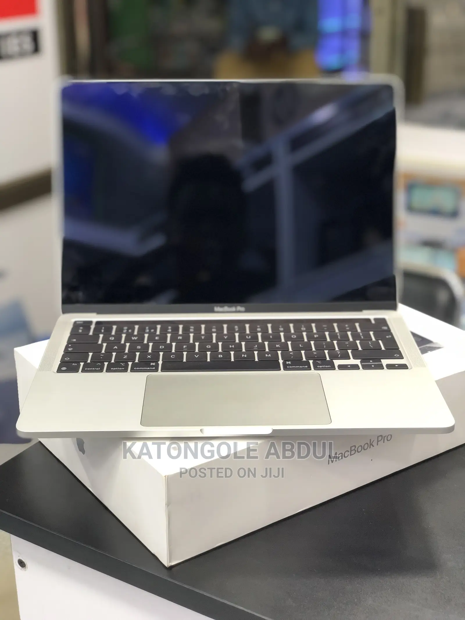 New Laptop Apple MacBook Pro 2020 M1 8GB Apple M1 SSD 512GB