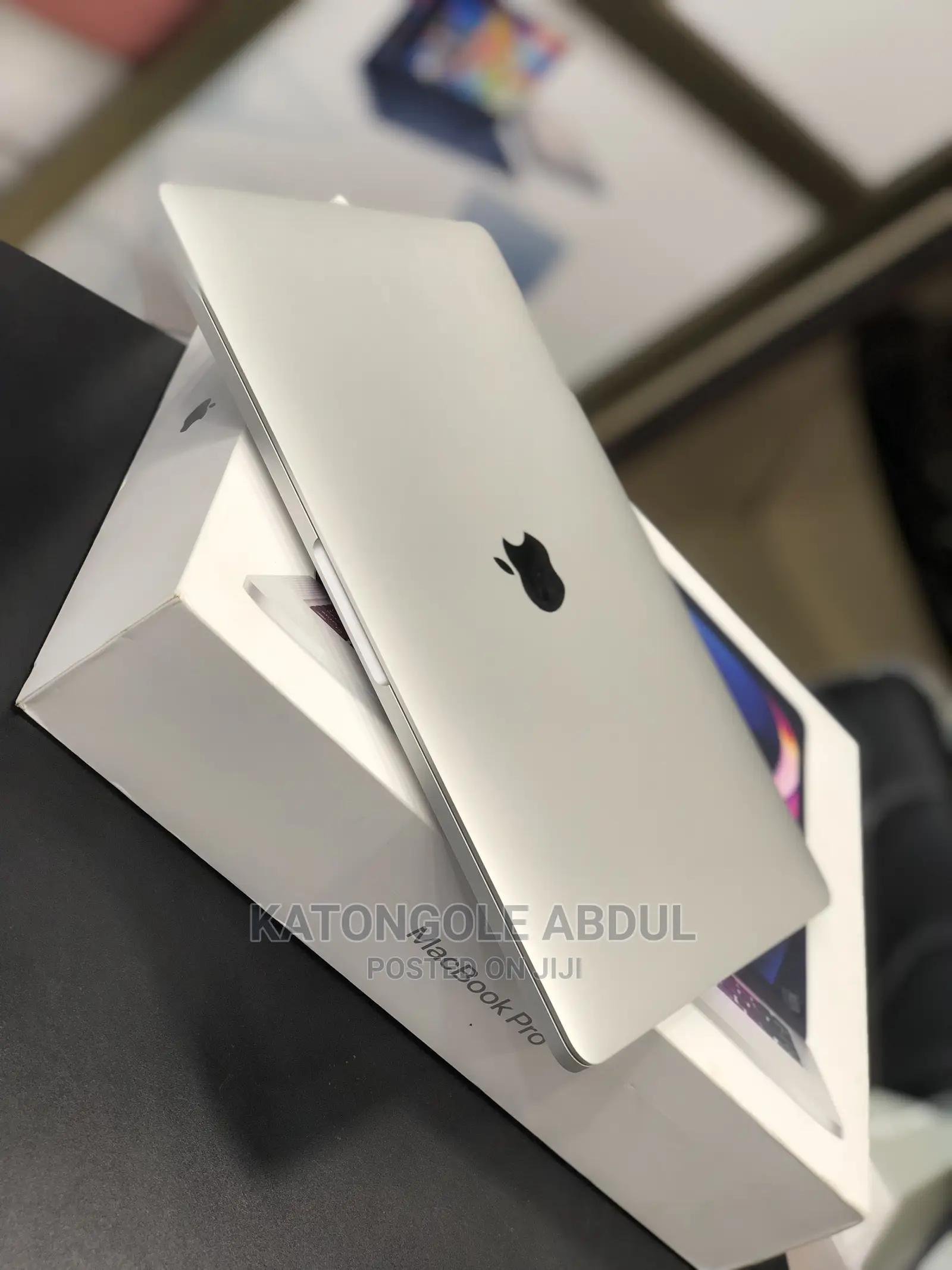 New Laptop Apple MacBook Pro 2020 M1 8GB Apple M1 SSD 512GB