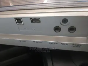 Yamaha Keyboard PSR E443