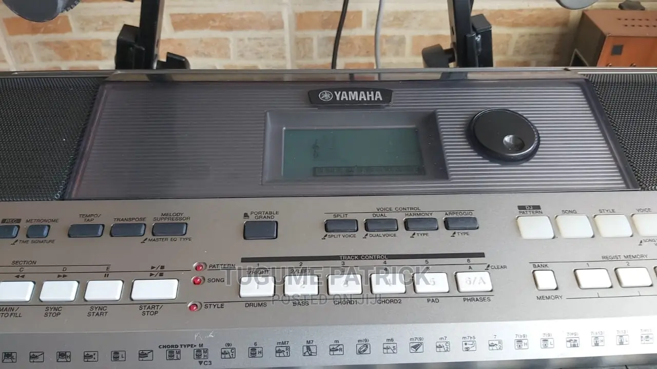 Yamaha Keyboard PSR E443