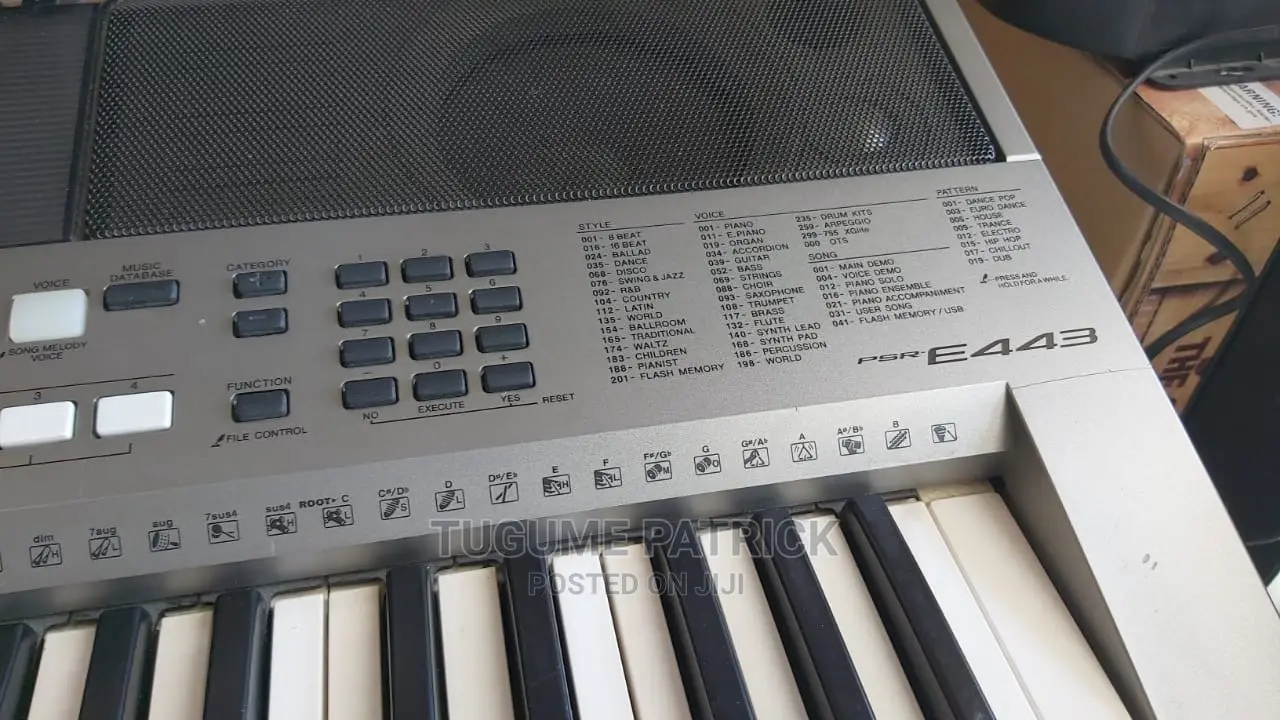 Yamaha Keyboard PSR E443