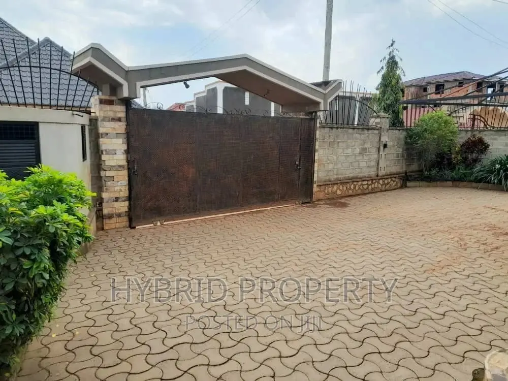 Furnished 4bdrm Mansion in Nansana~Kabulengwa, Wakiso / Wakiso