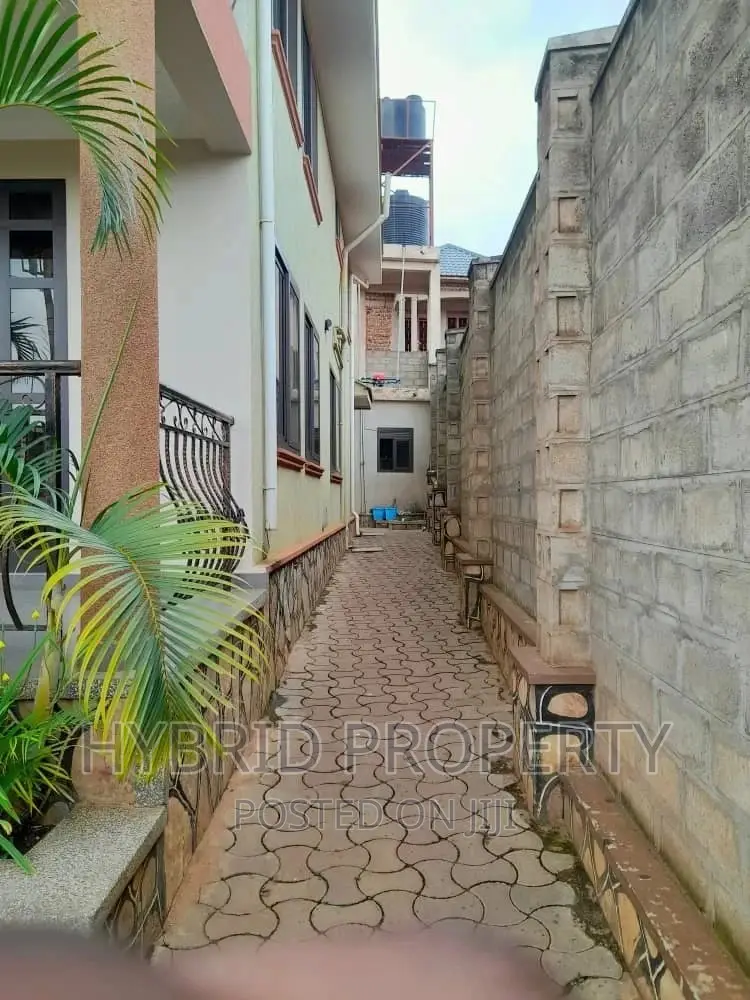 Furnished 4bdrm Mansion in Nansana~Kabulengwa, Wakiso / Wakiso